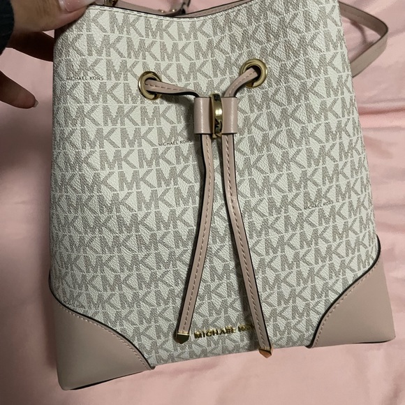 Mk sling bag - Picture 4 of 4